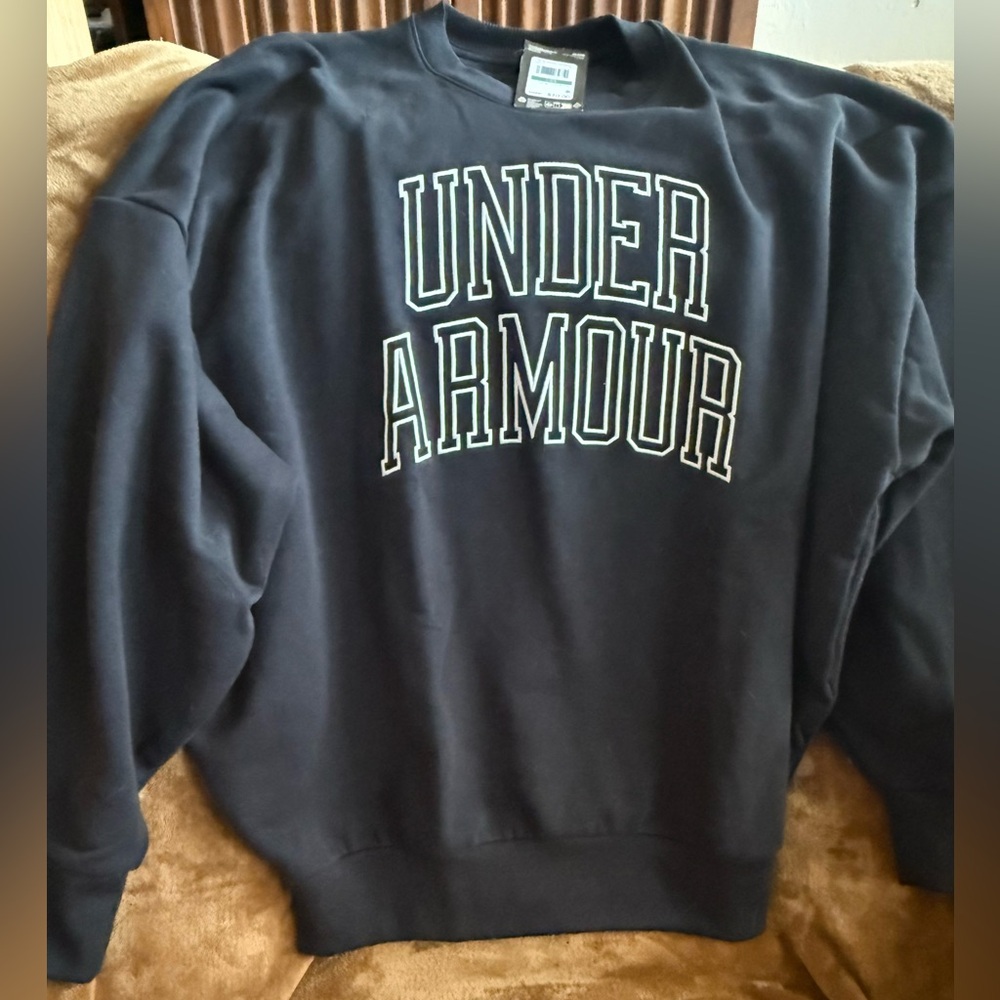 Under Armour Men's Pullover Sweatshirt - Size: Large NWT